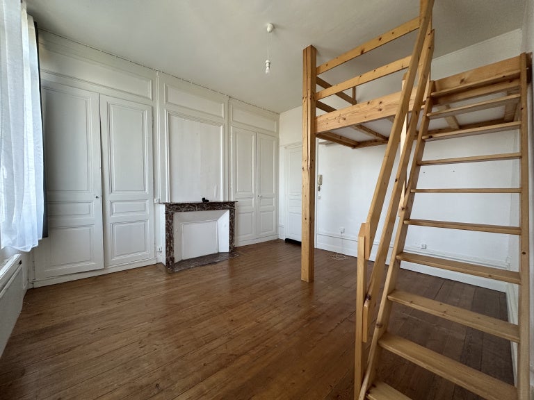 Flat Avenue d'Irlande in Amiens