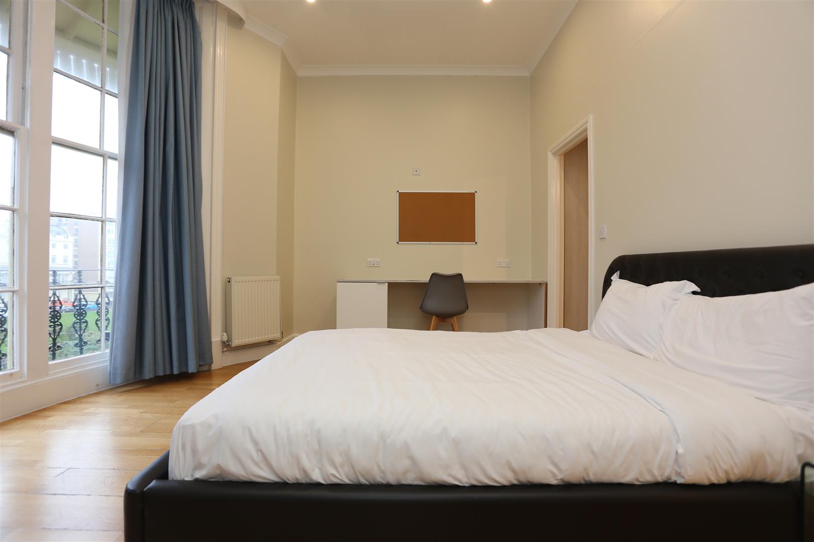 Room Regency Square in Brighton