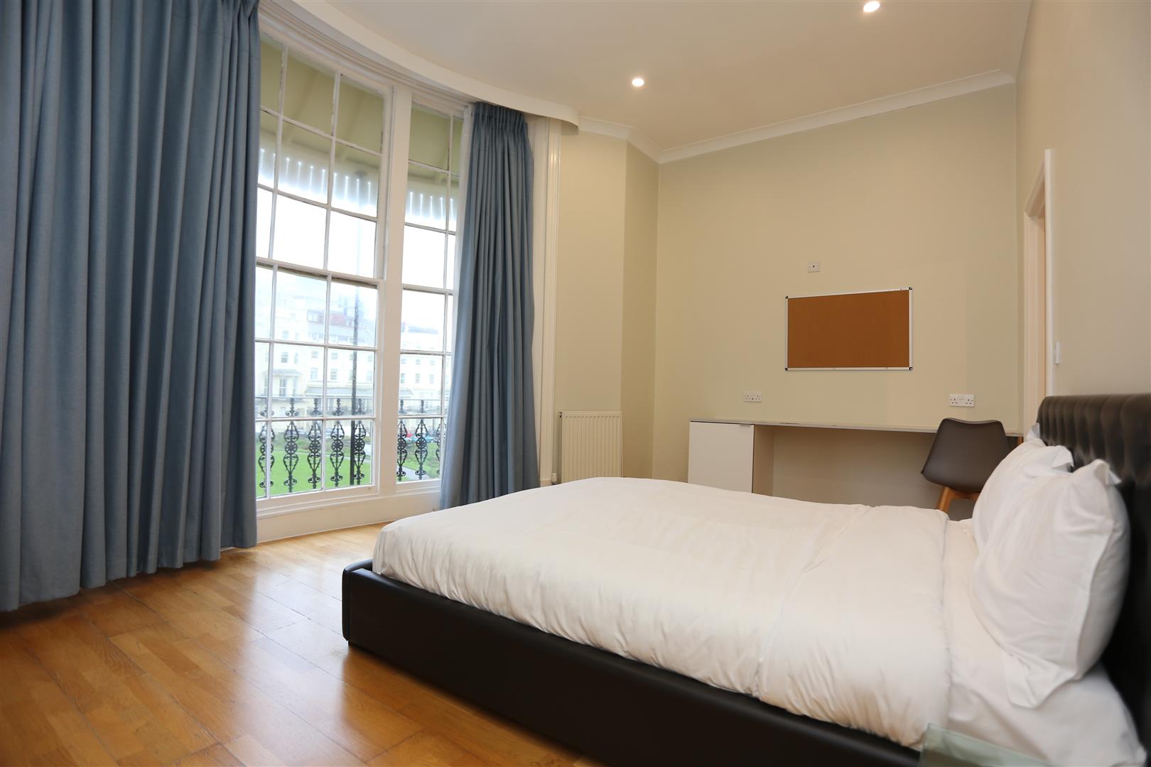 Room Regency Square in Brighton