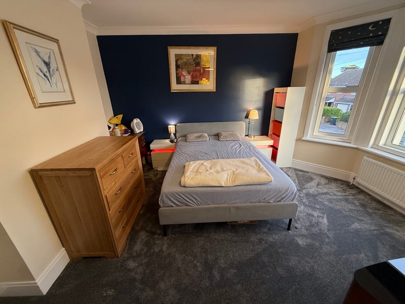 Room Lodge Road in Christchurch
