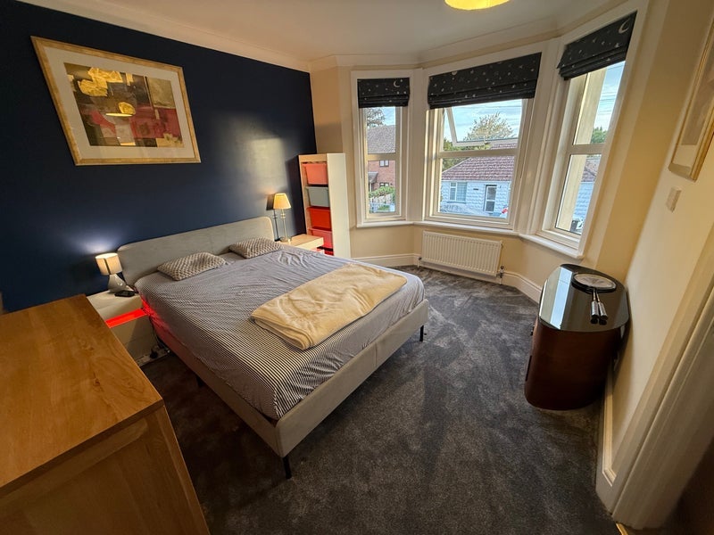 Room Lodge Road in Christchurch