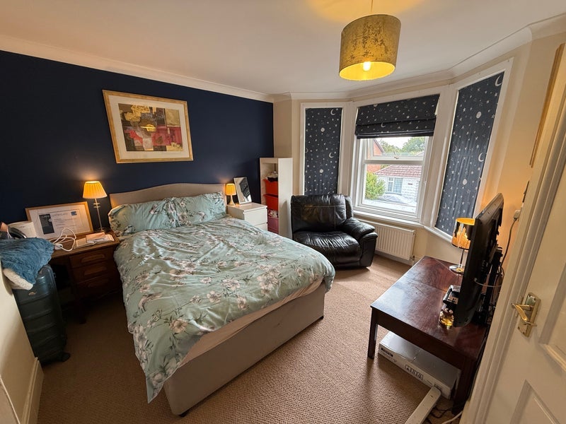 Room Lodge Road in Christchurch
