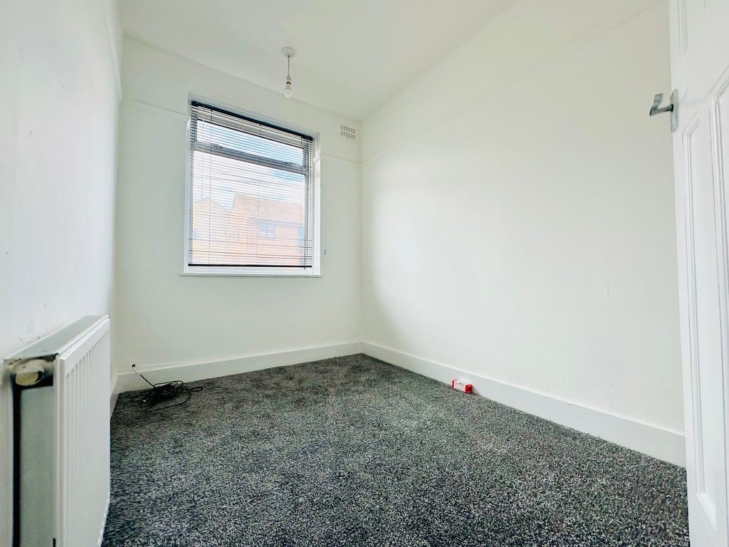 Flat Goresbrook Road in Greater London