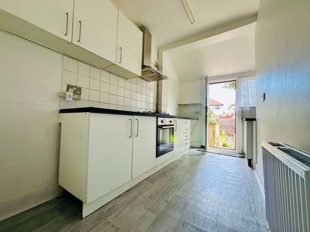 Flat Goresbrook Road in Greater London