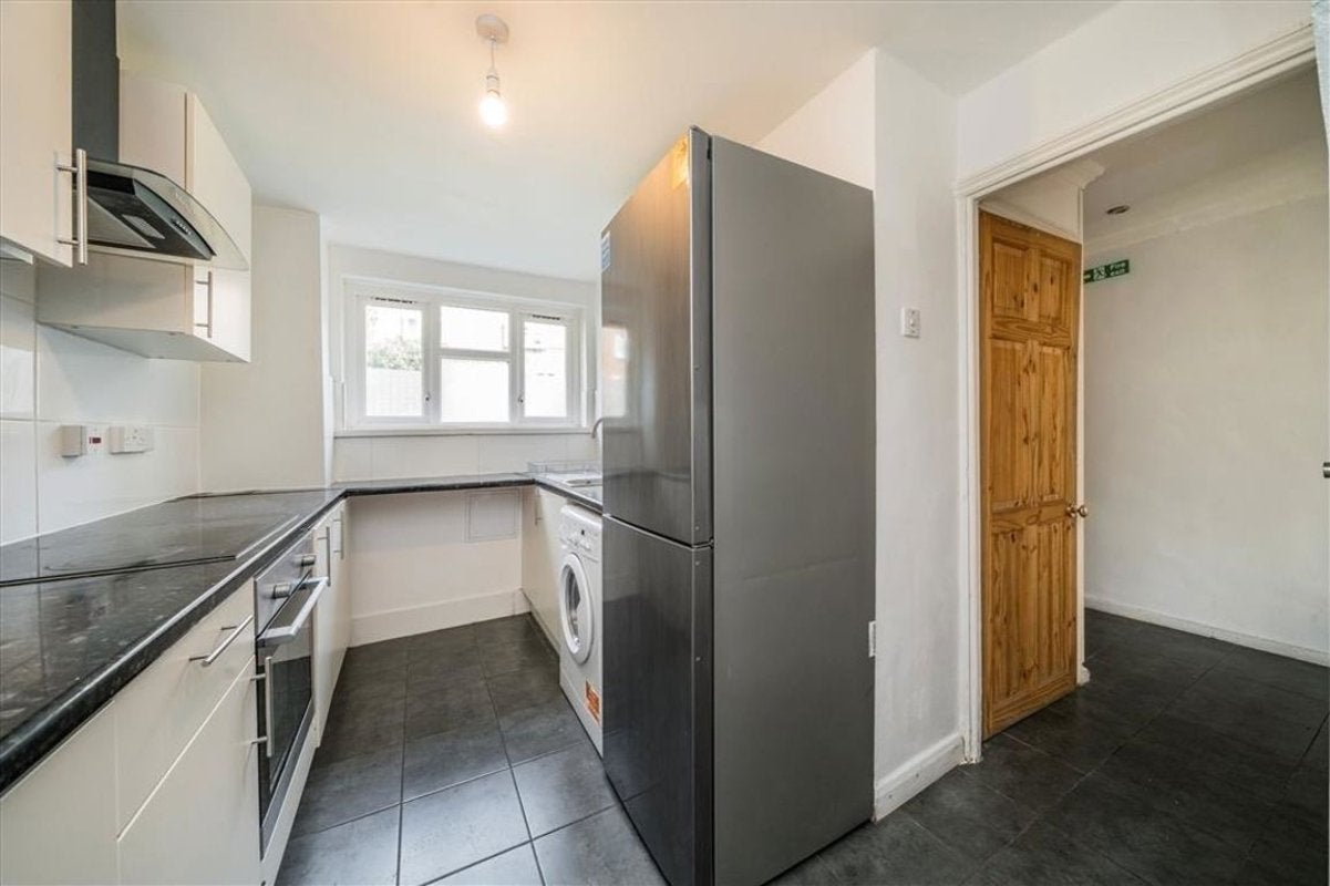 House Evelyn Walk in Greater London