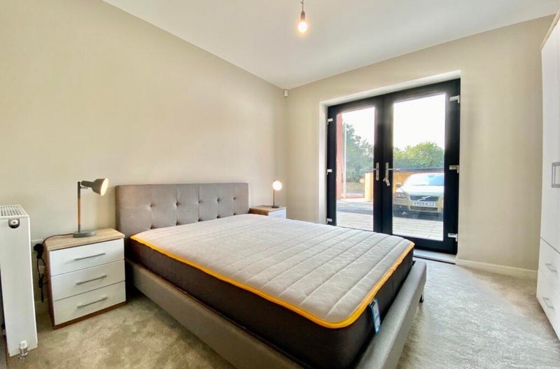 Room Knowsthorpe Crescent in Leeds