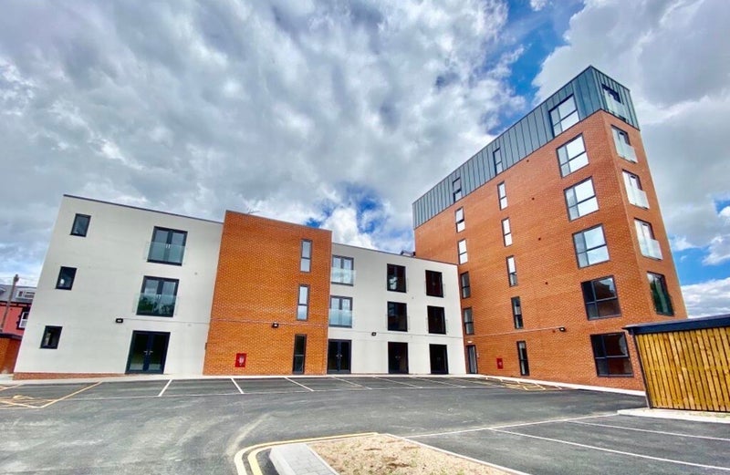 Room Knowsthorpe Crescent in Leeds