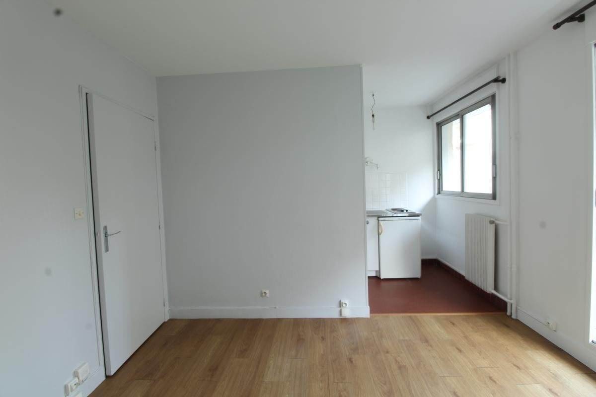 Flat Rue de Belfort in Courbevoie