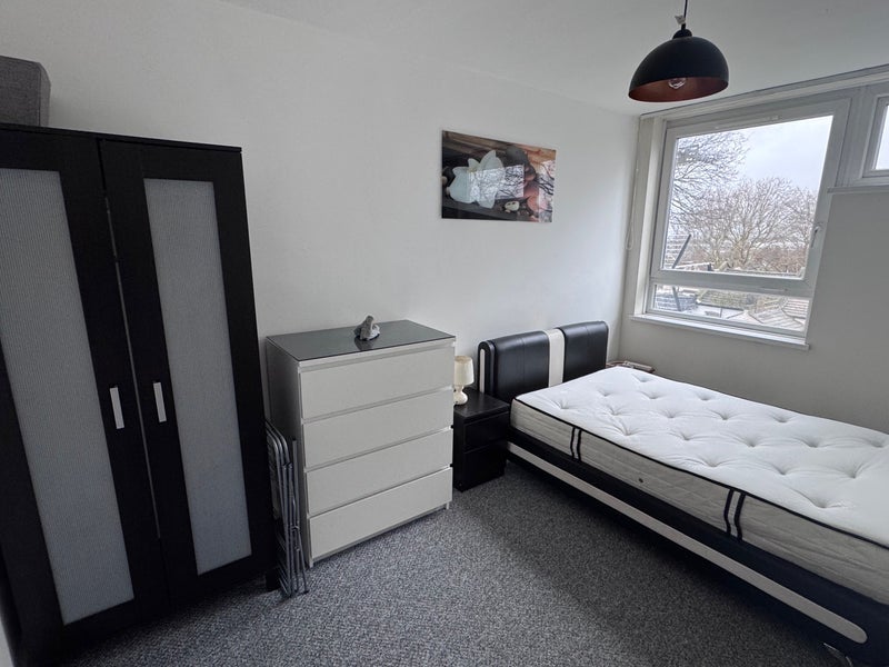 Room Granite Street in Greater London