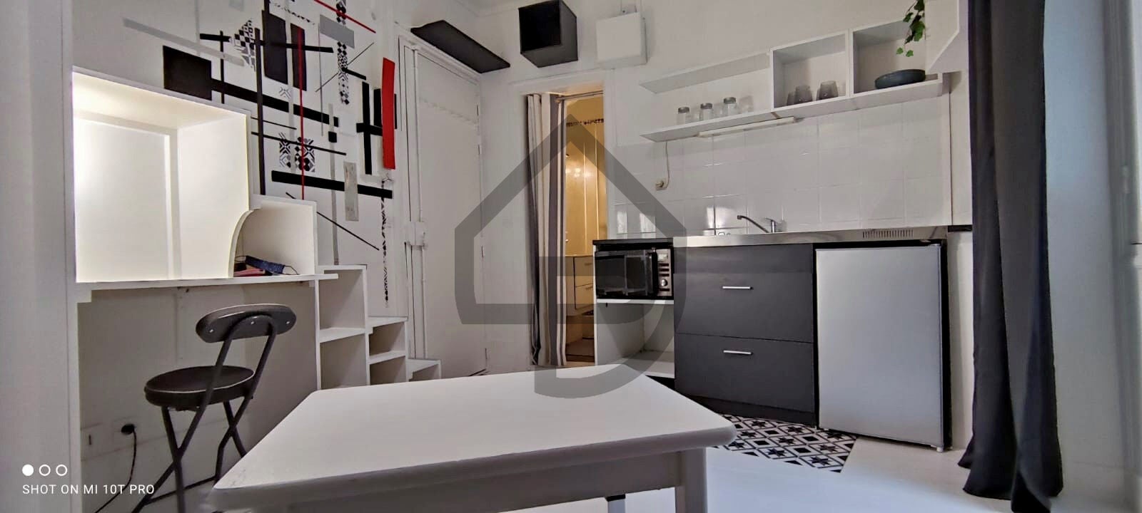 Flat Rue Compans in Paris