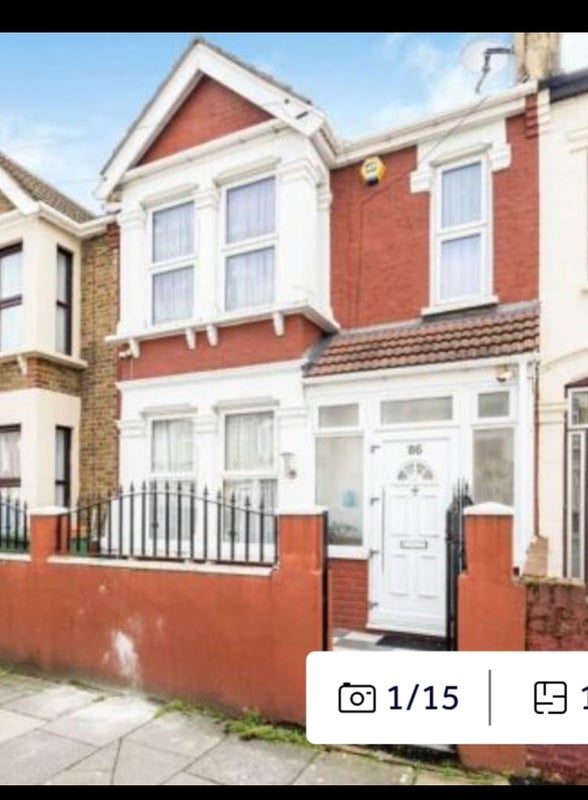 Room Burges Road in Greater London