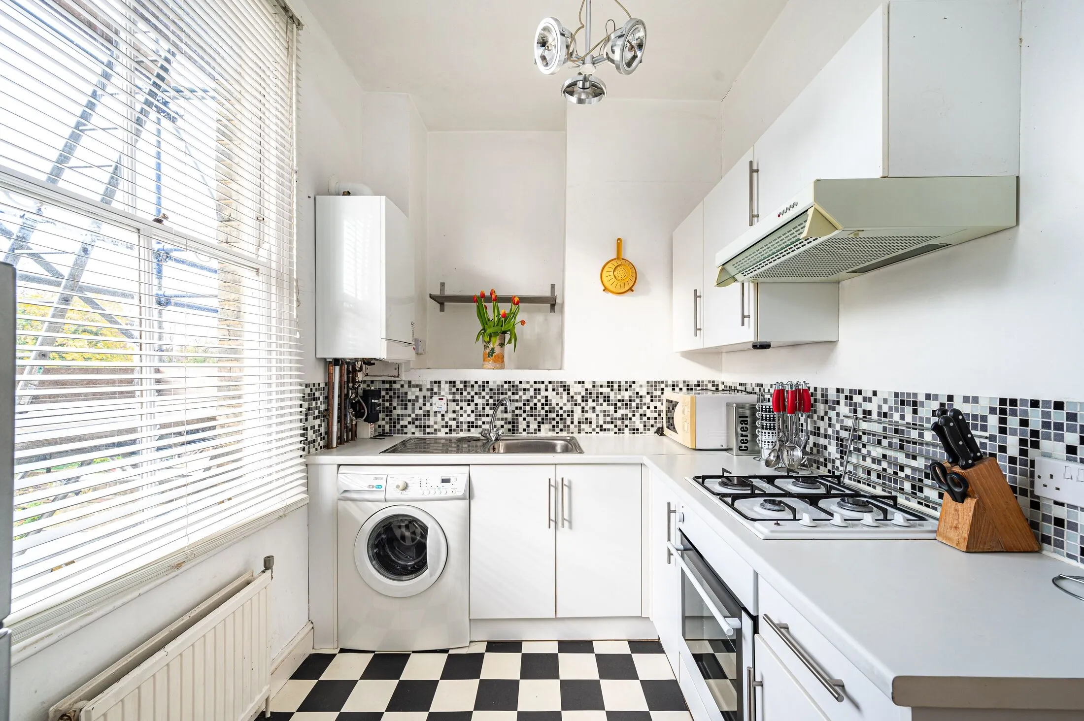 Flat Bakersfield in Greater London