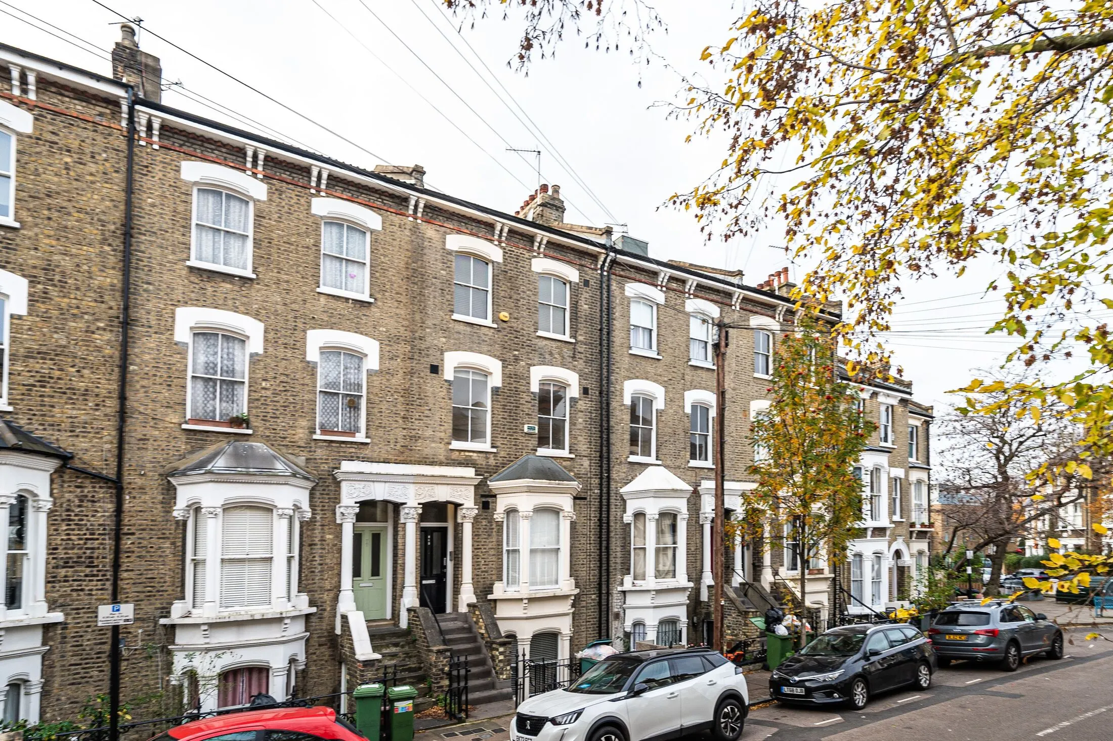 Flat Bakersfield in Greater London