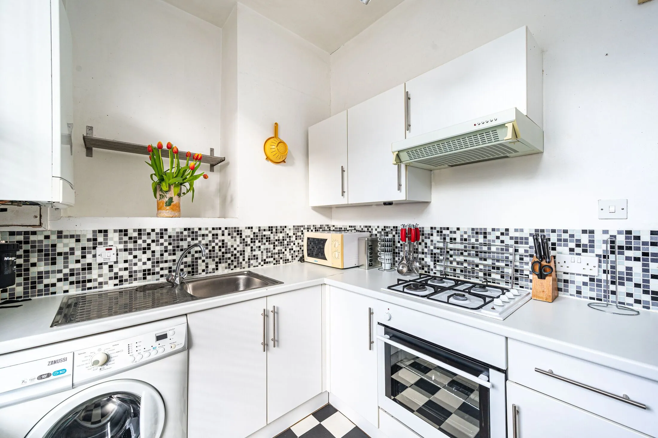 Flat Bakersfield in Greater London