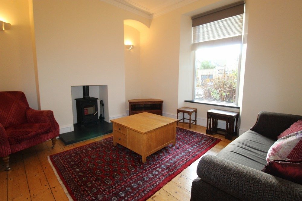 Flat Holburn Road in Aberdeen