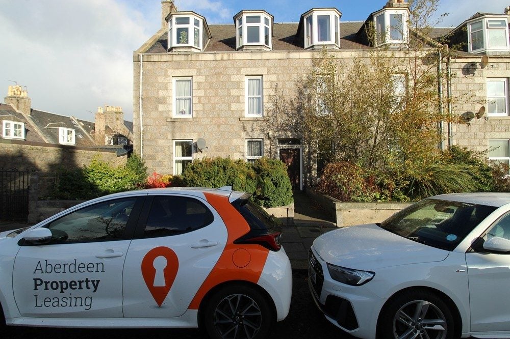 Flat Holburn Road in Aberdeen