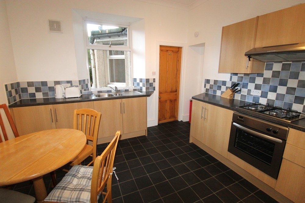 Flat Holburn Road in Aberdeen