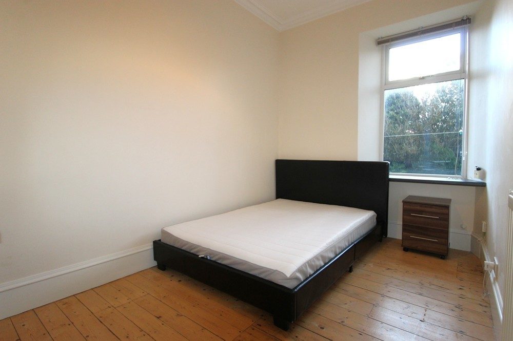 Flat Holburn Road in Aberdeen