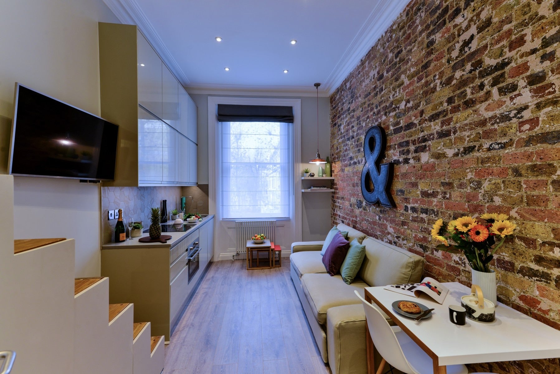 Flat Linden Gardens in Greater London