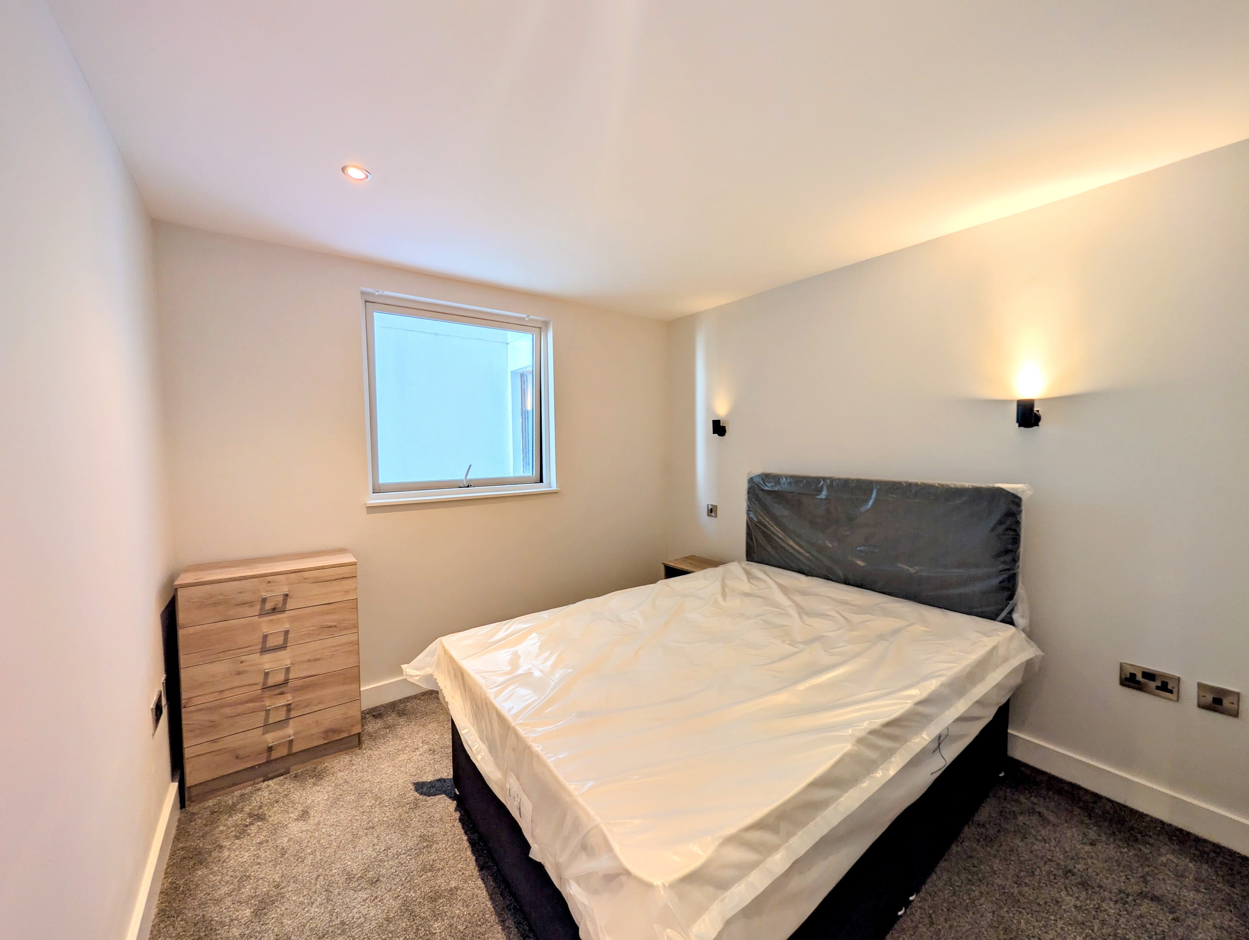 Flat Isaac Way in Manchester