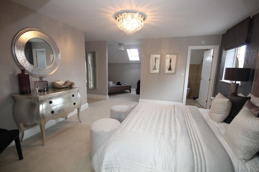 House Rounton Close in Watford