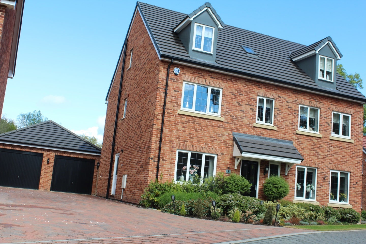 House Rounton Close in Watford