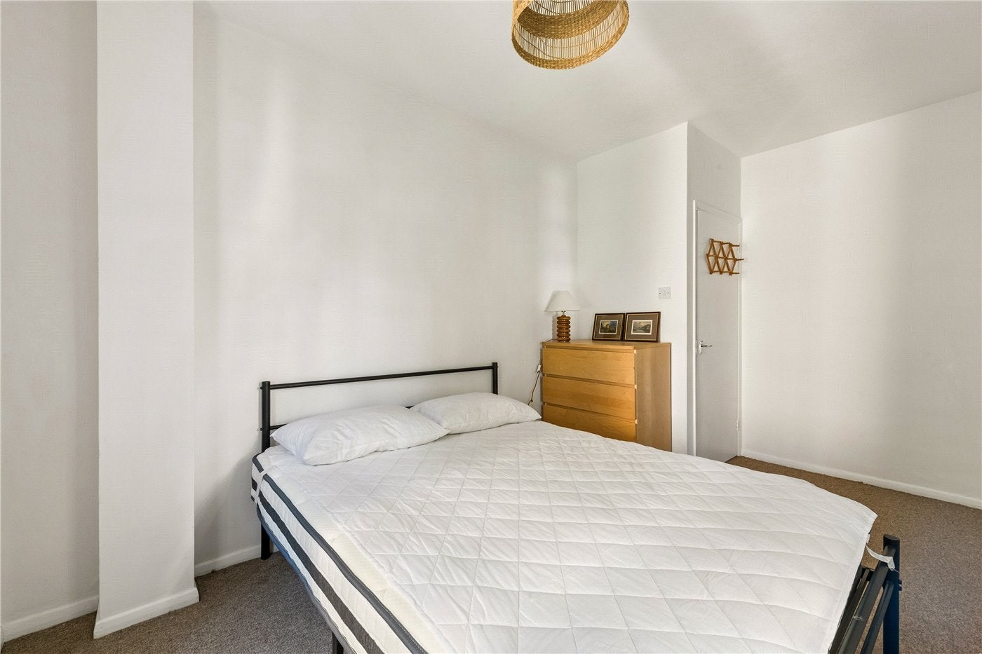 Flat Hornsey Road in Greater London