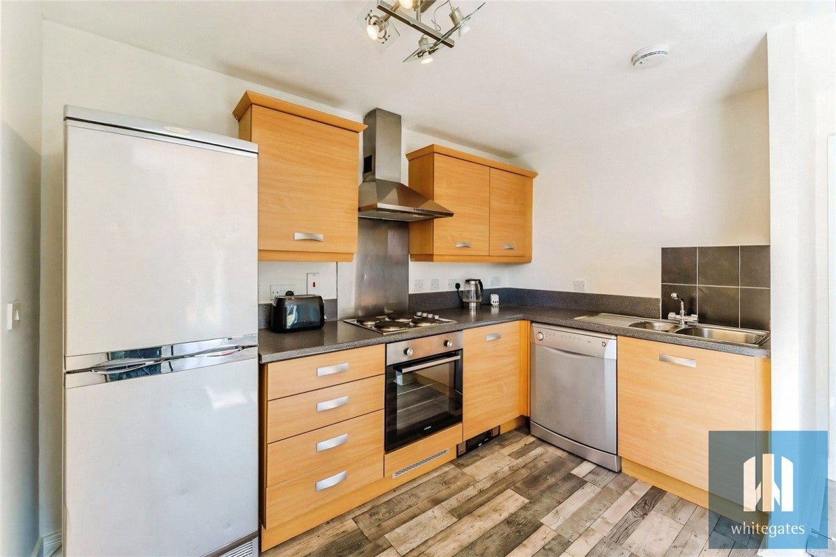 Flat Conisborough Way in Wakefield