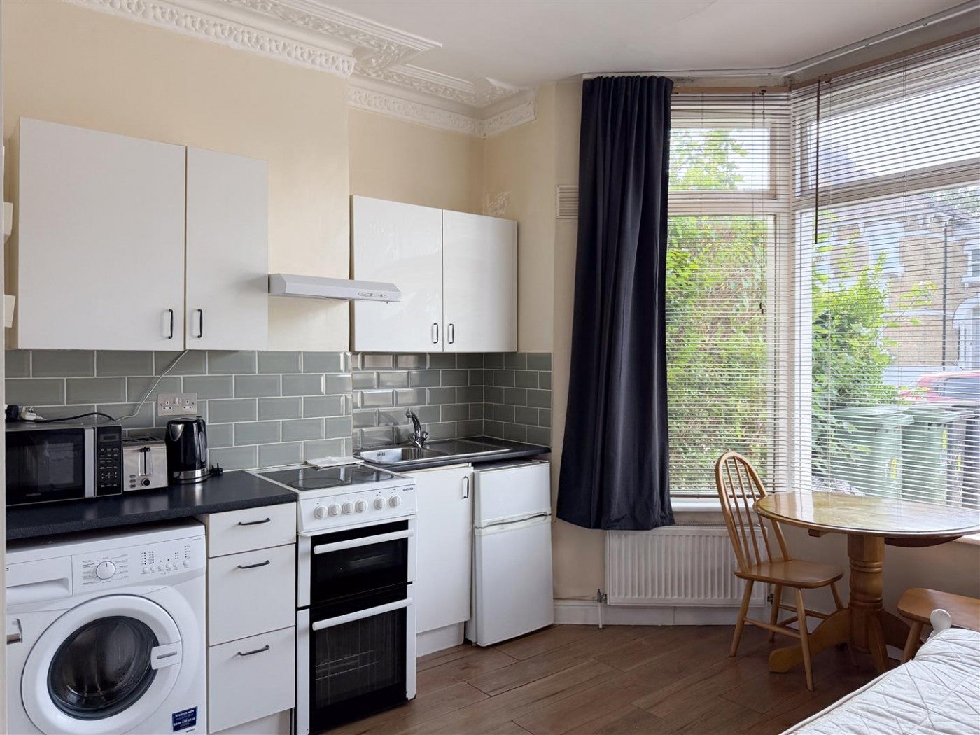Flat Cranston Road in Greater London