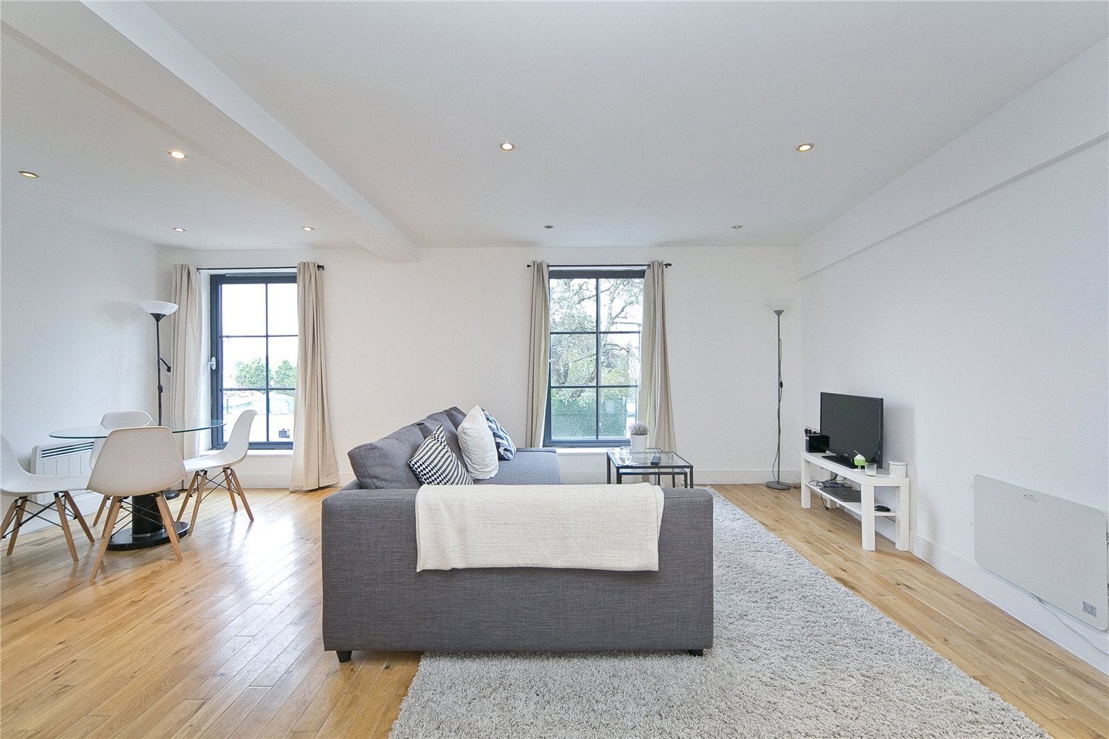 Flat York Way in Greater London