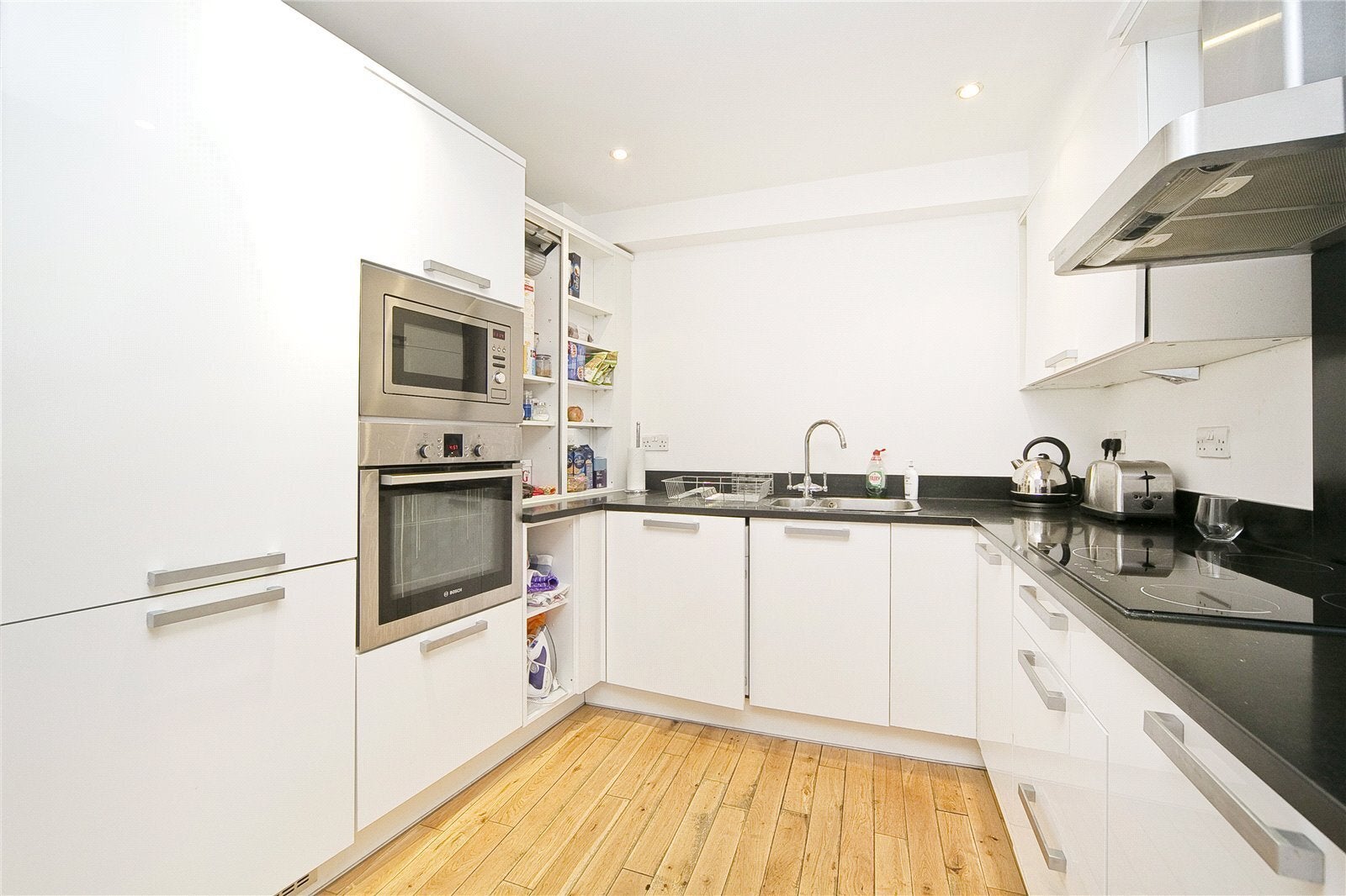 Flat York Way in Greater London