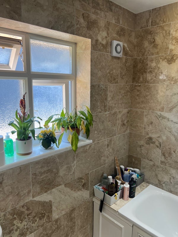Room Rowditch Lane in Greater London