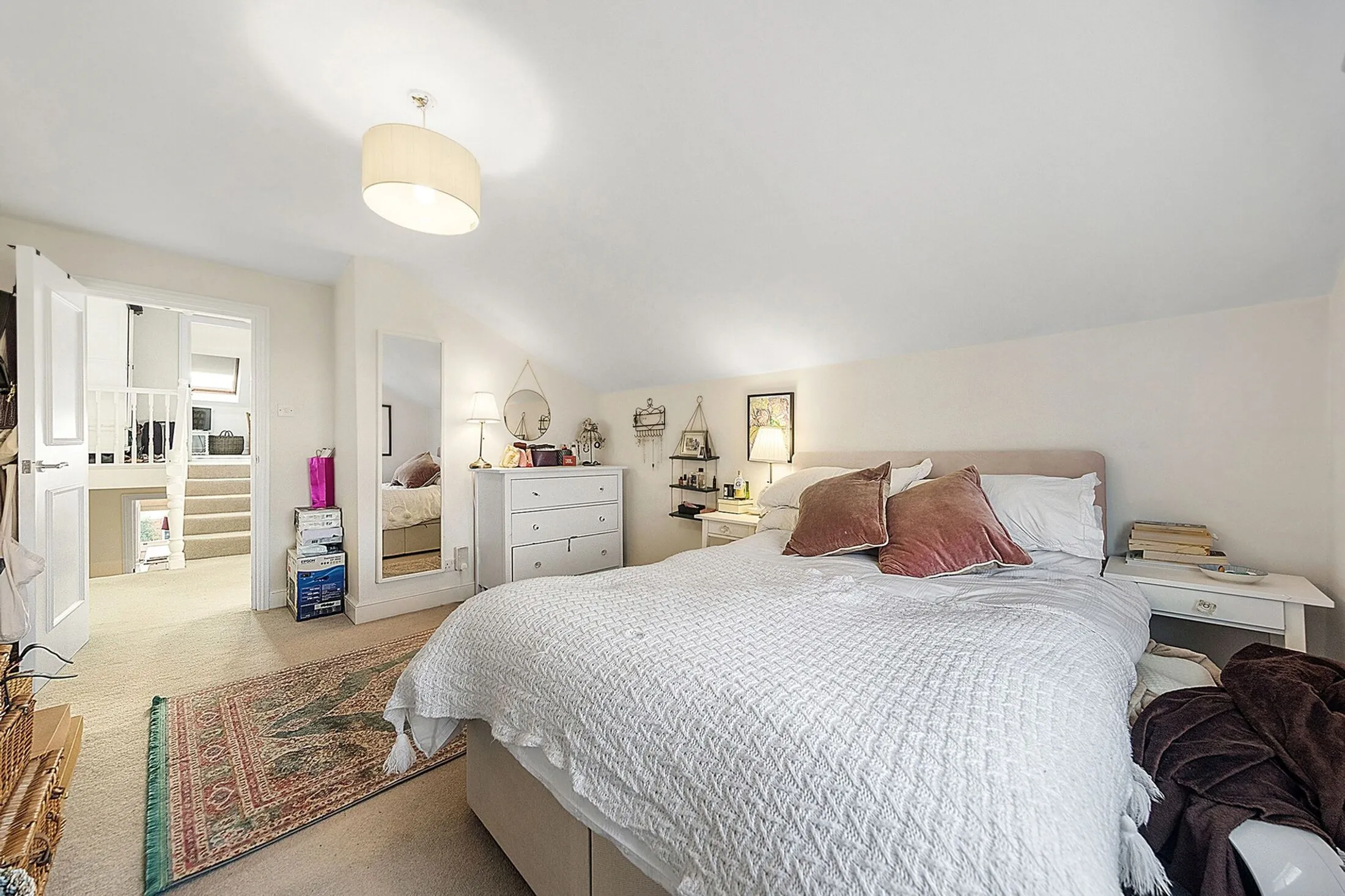 Flat Narbonne Avenue in Greater London