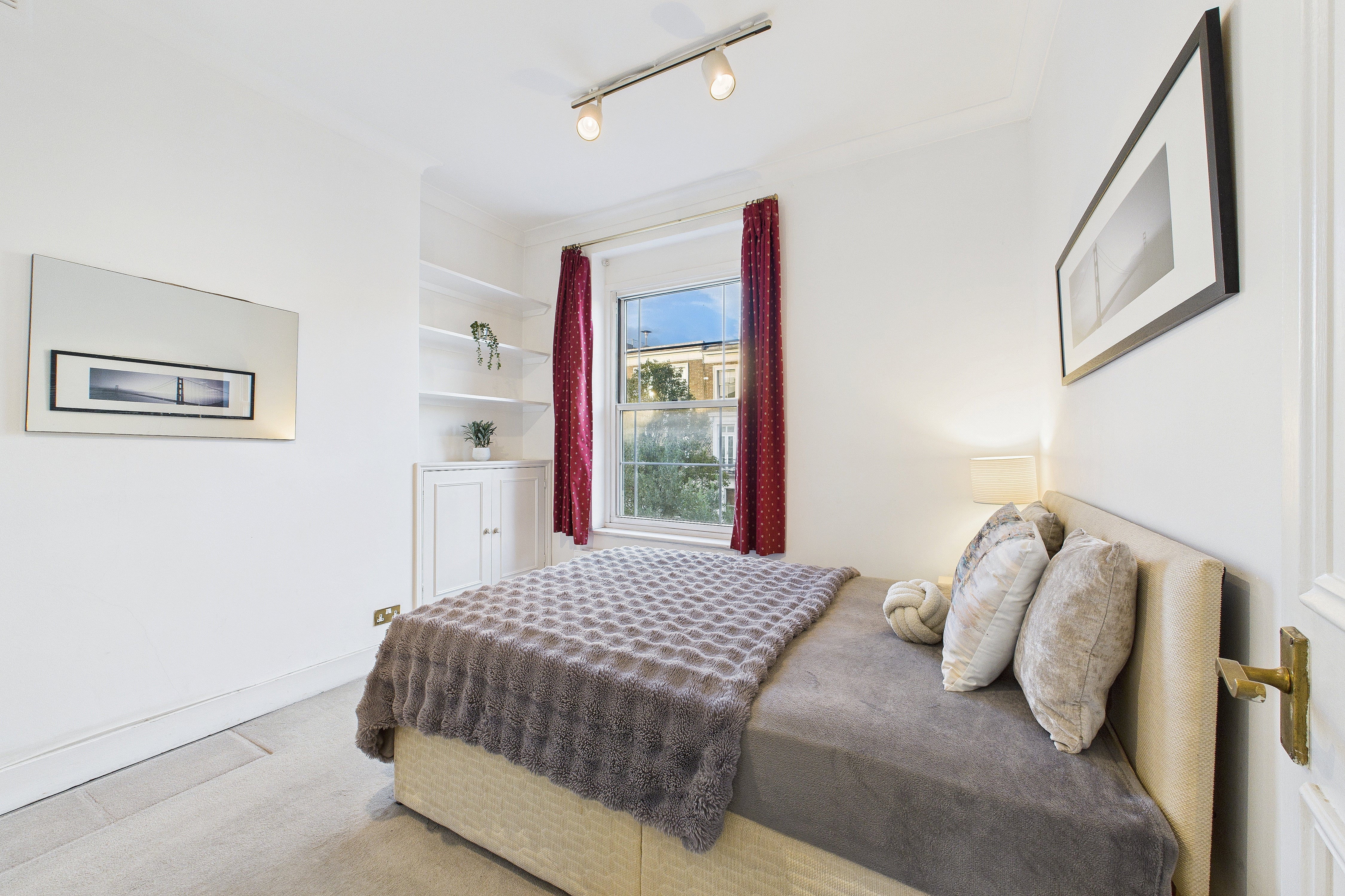 Flat Gunter Grove in Greater London