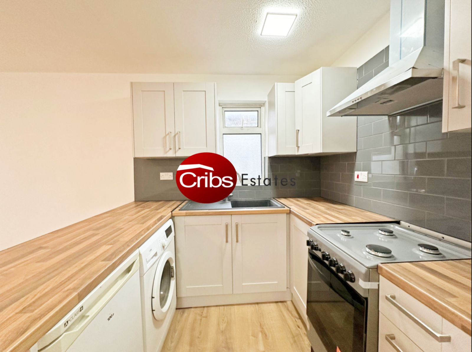 Flat Hartfield Road in Greater London