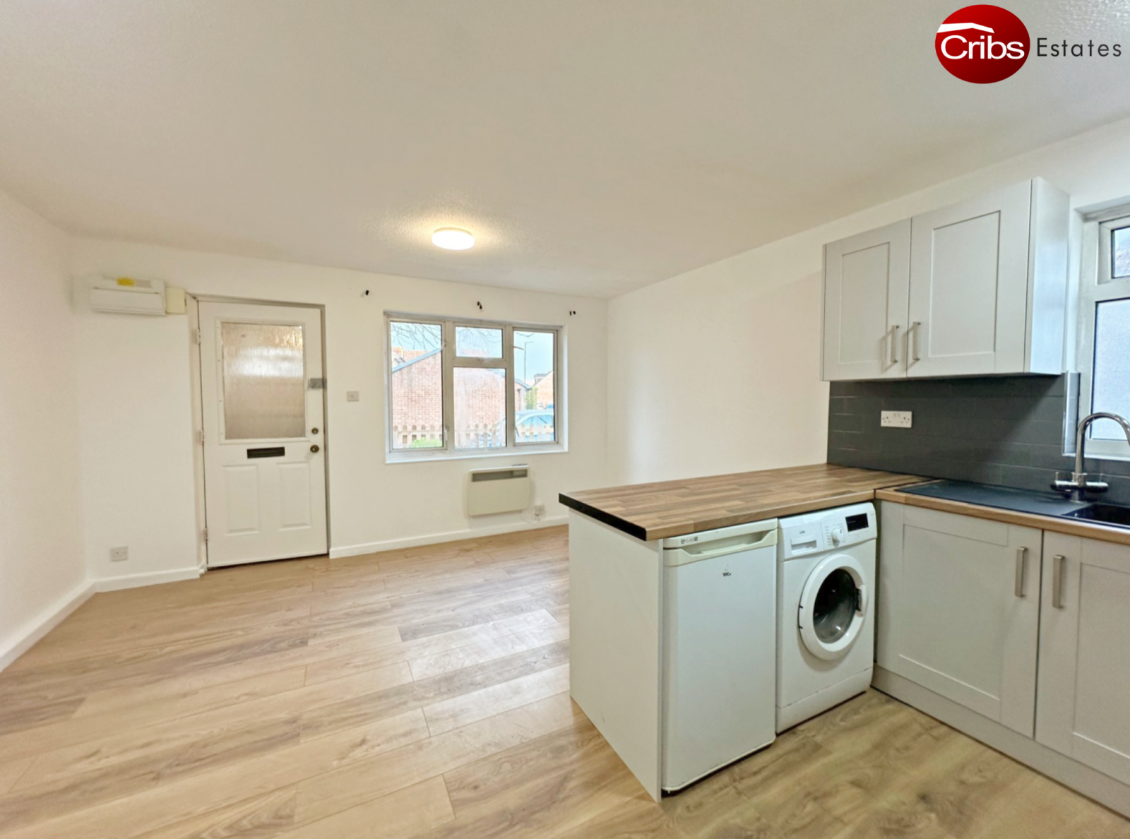 Flat Hartfield Road in Greater London