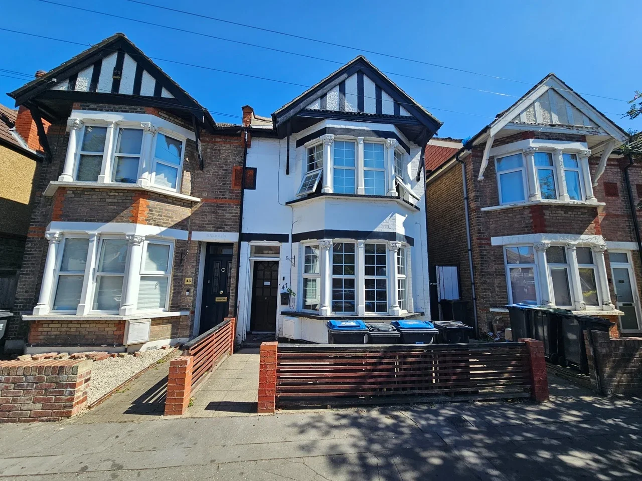 Flat Waddon Park Avenue in Greater London