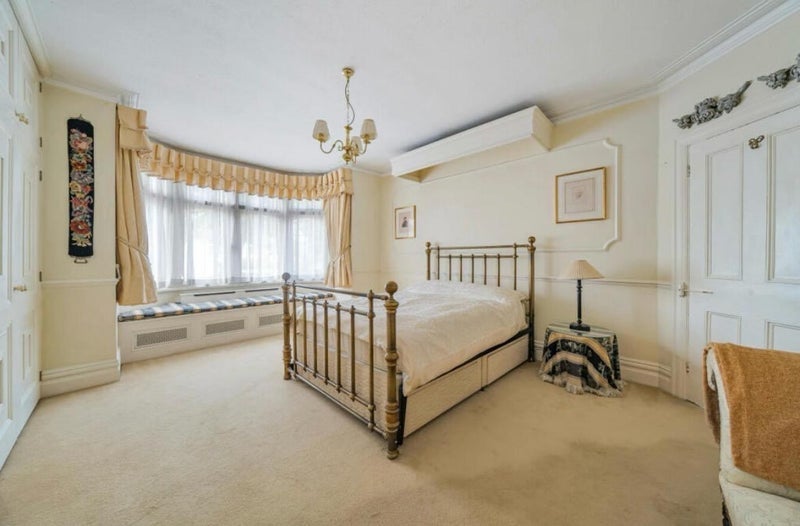 Room Blenheim Road in Greater London