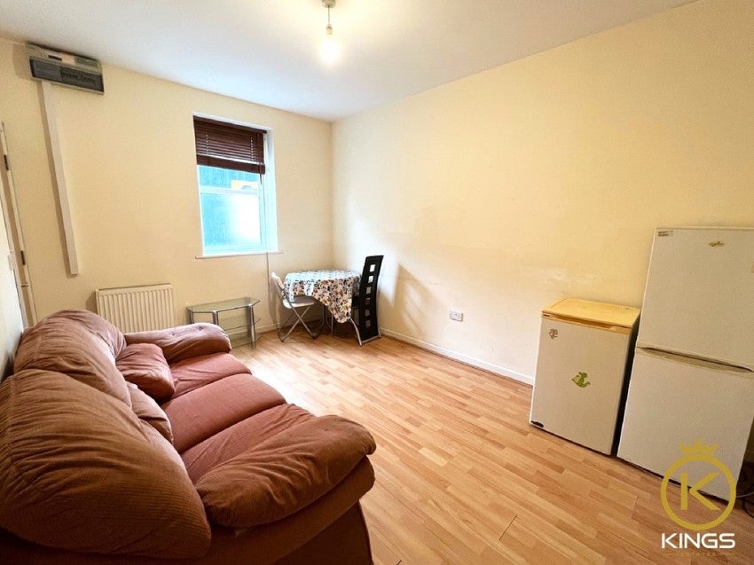 Room St Edward's Road in Portsmouth