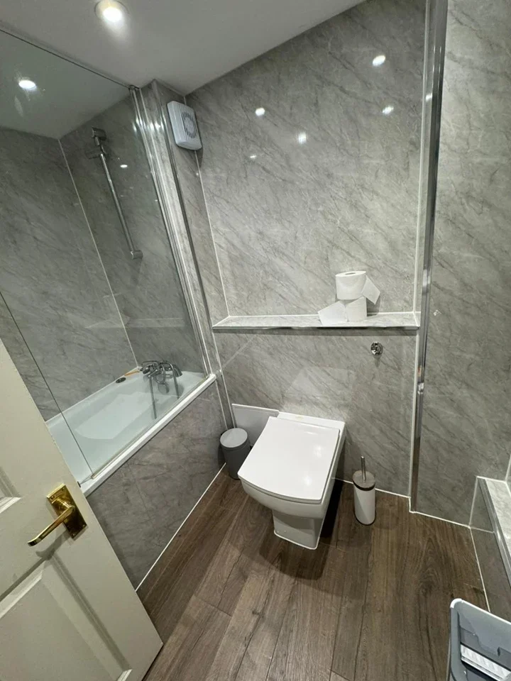 Flat Bedford Hill in Greater London