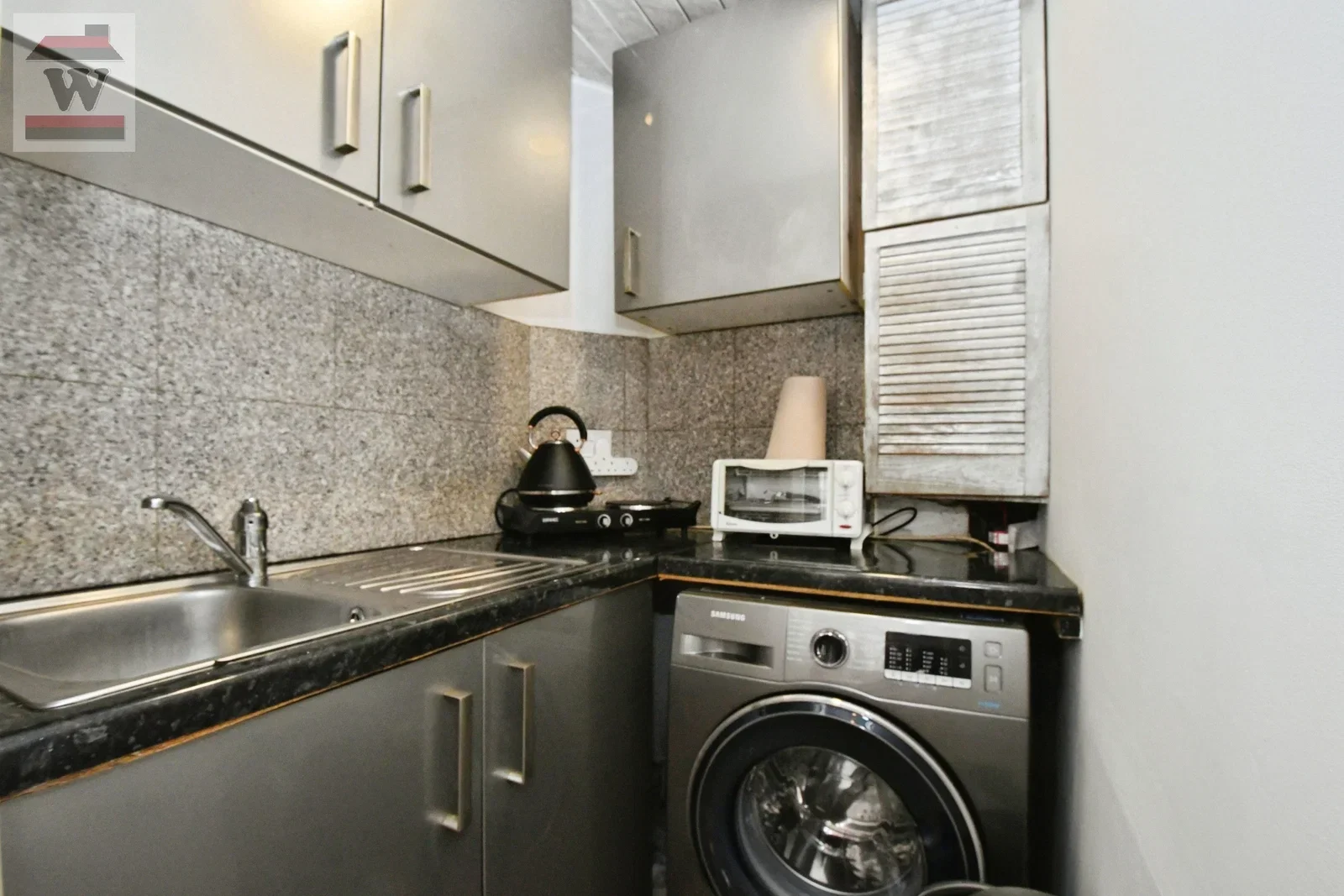 Flat Wood Lane in Greater London