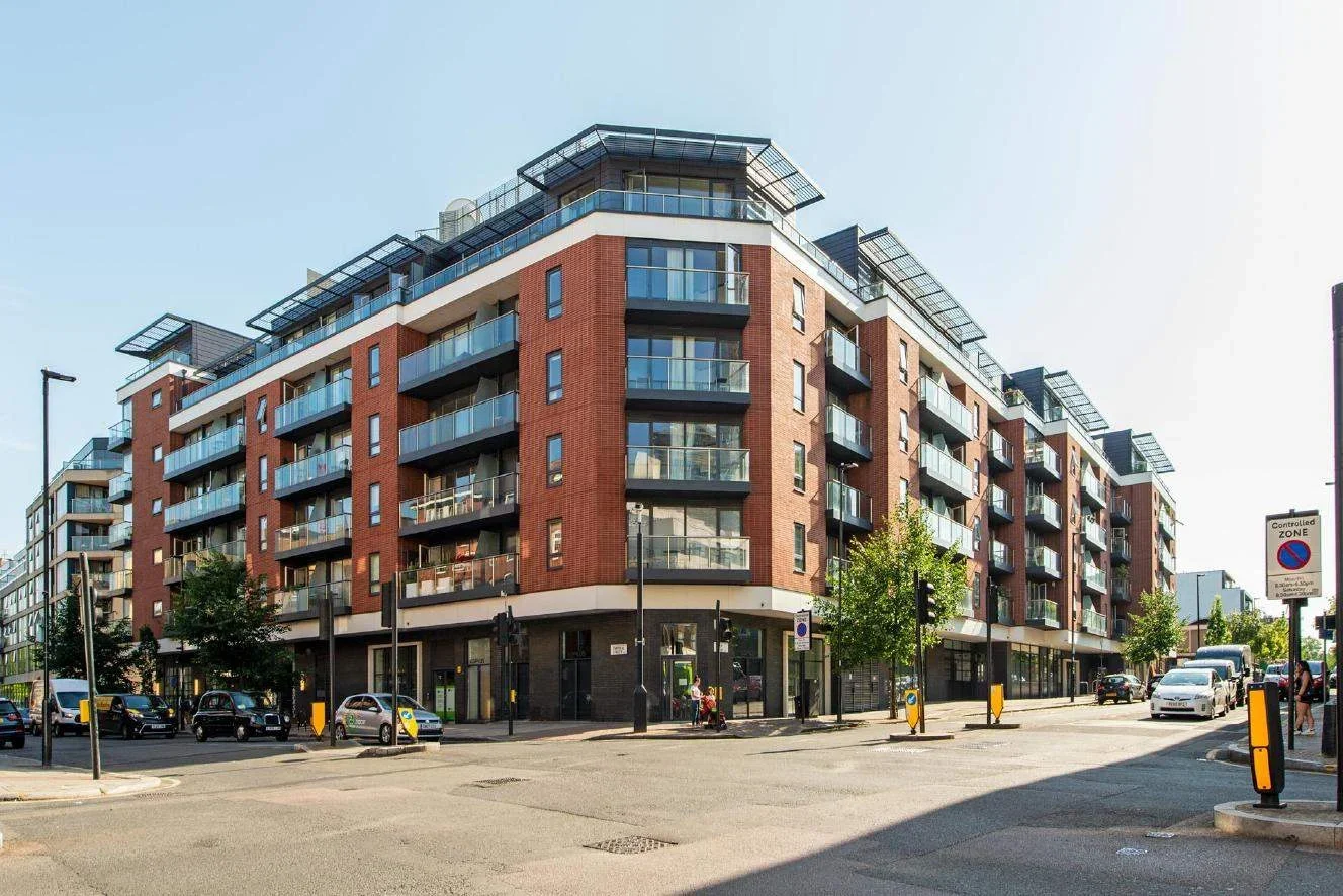 Flat Lever Street in Greater London