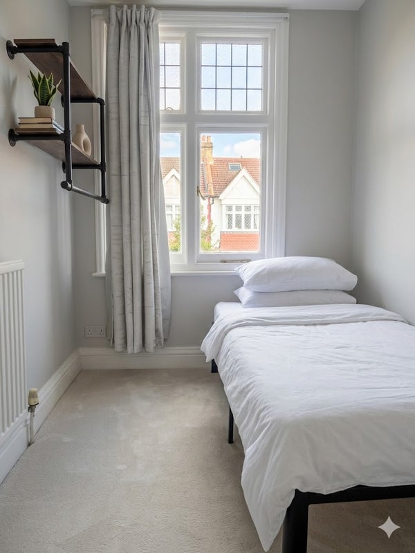 Room Gamlen Road in Greater London