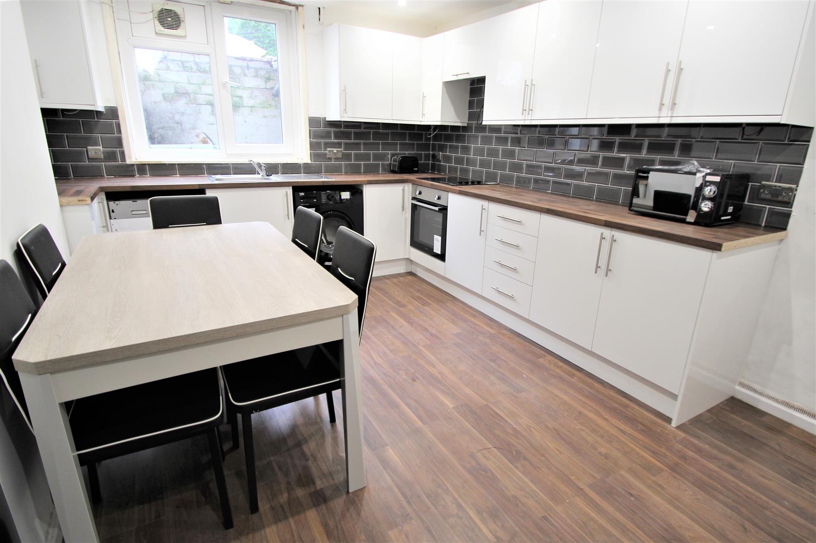 House Headingley Avenue in Leeds