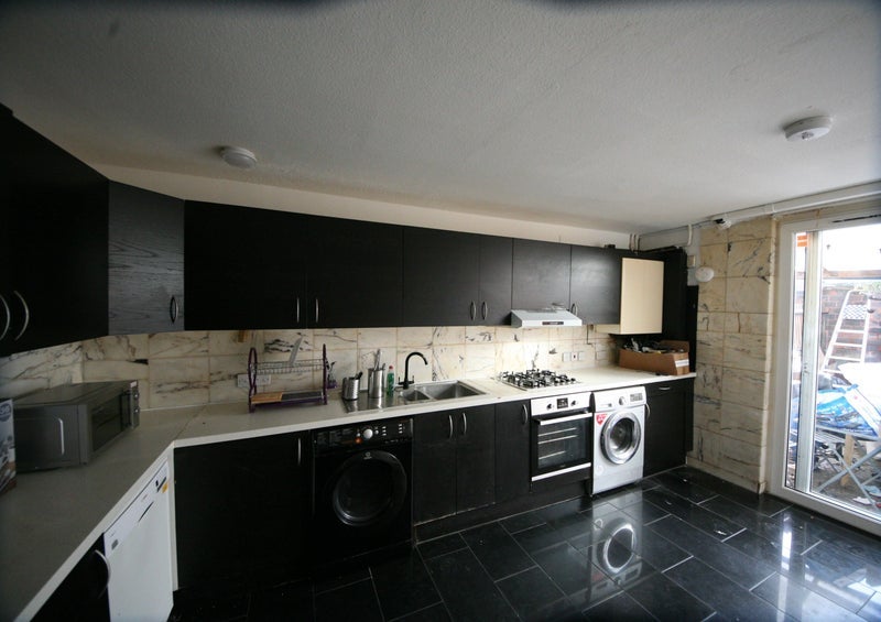Room Portgate Close in City of Westminster