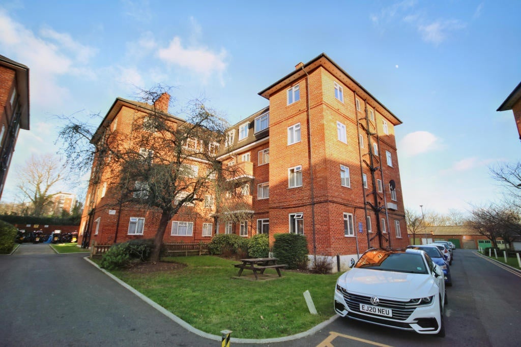 Flat North End Road in Greater London