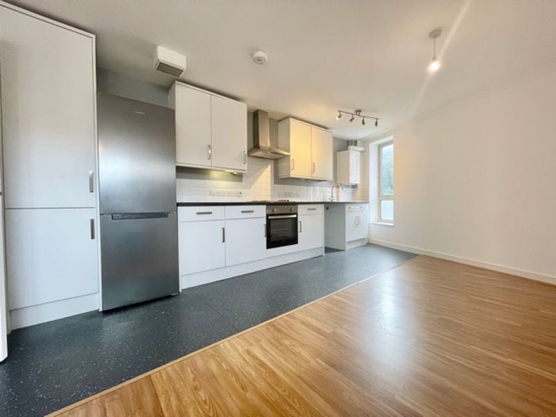 Flat Phelp Street in Greater London