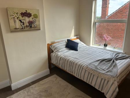Room Monks Road in Lincoln