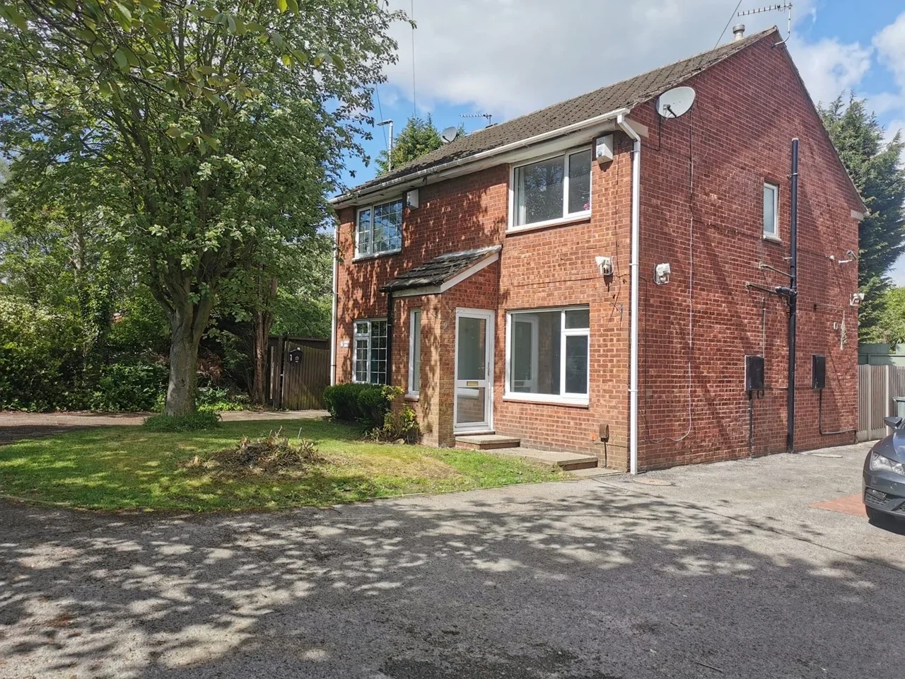 House Melton Close in Leeds