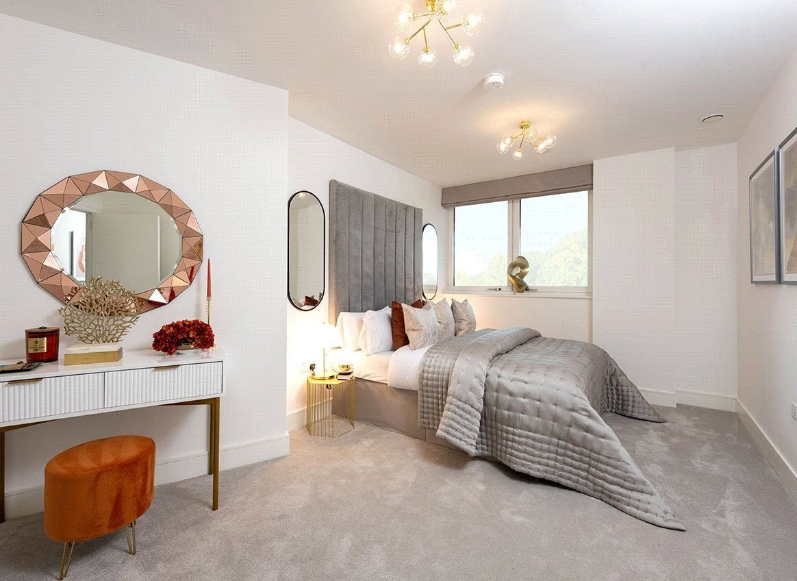 Flat Merrick Road in Greater London
